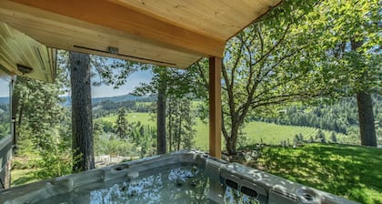 River Heights Home 3 Bedroom Cabin by RedAwning