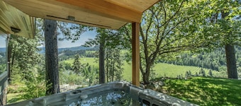 River Heights Home 3 Bedroom Cabin by RedAwning
