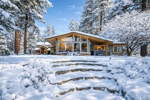 Exterior - River Heights Home 3 Bedroom Cabin by RedAwning (Leavenworth)