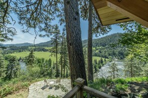 House, 4 Bedrooms | Property grounds - River Heights Home 3 Bedroom Cabin by RedAwning (Leavenworth)