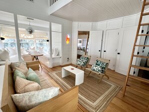Smart TV - Renovated Family Cottage 270 Ft to Beach in Seaside, FL + 2 Adult Bikes! (Santa Rosa Beach)