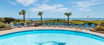 Toes in the Sand-Oceanfront, Beautifully Remodeled, 1st Floor Unit, Pool!