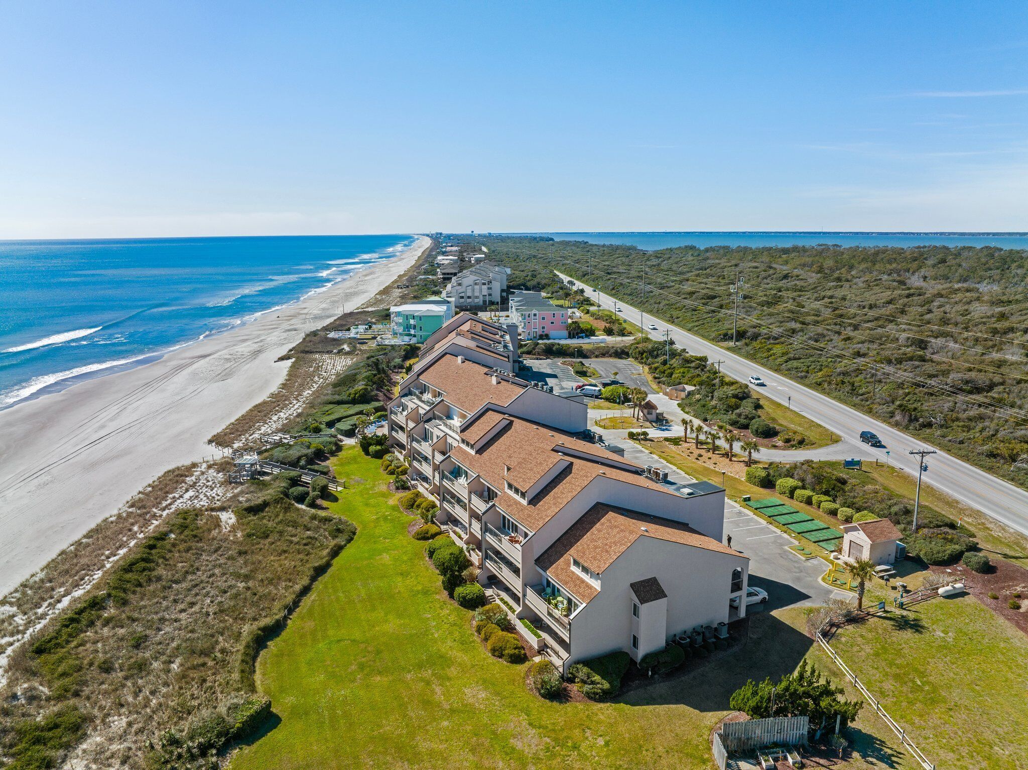 Toes in the Grass-Oceanfront, Beautifully Remodeled, 1st Floor Unit, Pool!