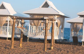 Free beach shuttle, sun loungers, beach umbrellas - Gardenya Lara Suit Hotel (Antalya)