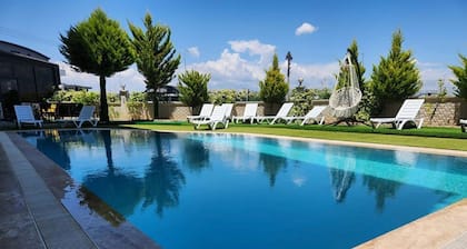 Gardenya Lara Suit Hotel