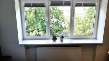 1 habitación, escritorio, tabla de planchar con plancha y wifi gratis