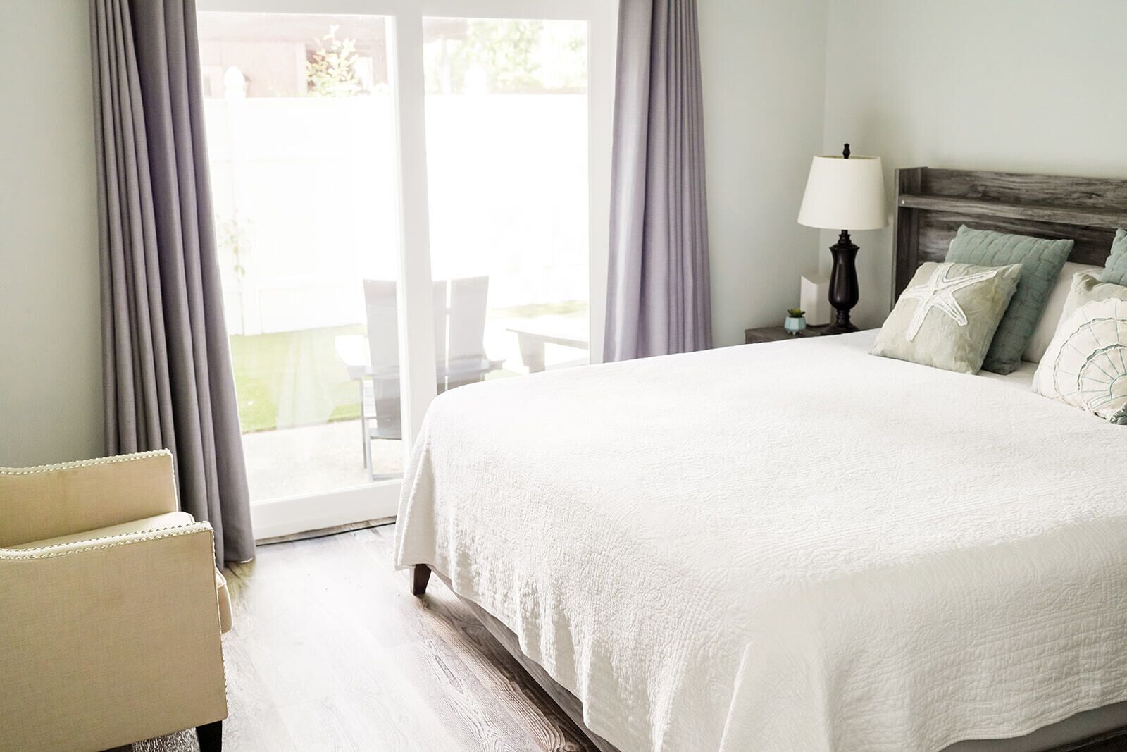 4 makuuhuonetta, silitysrauta/-lauta, ilmainen Wi-Fi, vuodevaatteet