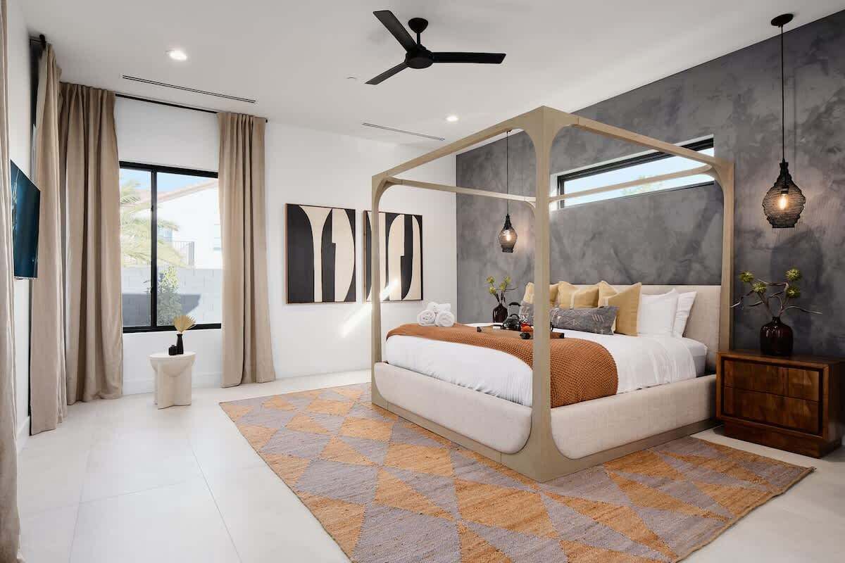 5 habitaciones, tabla de planchar con plancha y cuna de viaje 