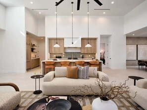 Smart TV, fireplace