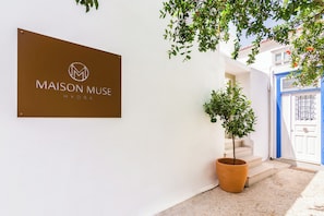 Property entrance - Maison Muse (Hydra)