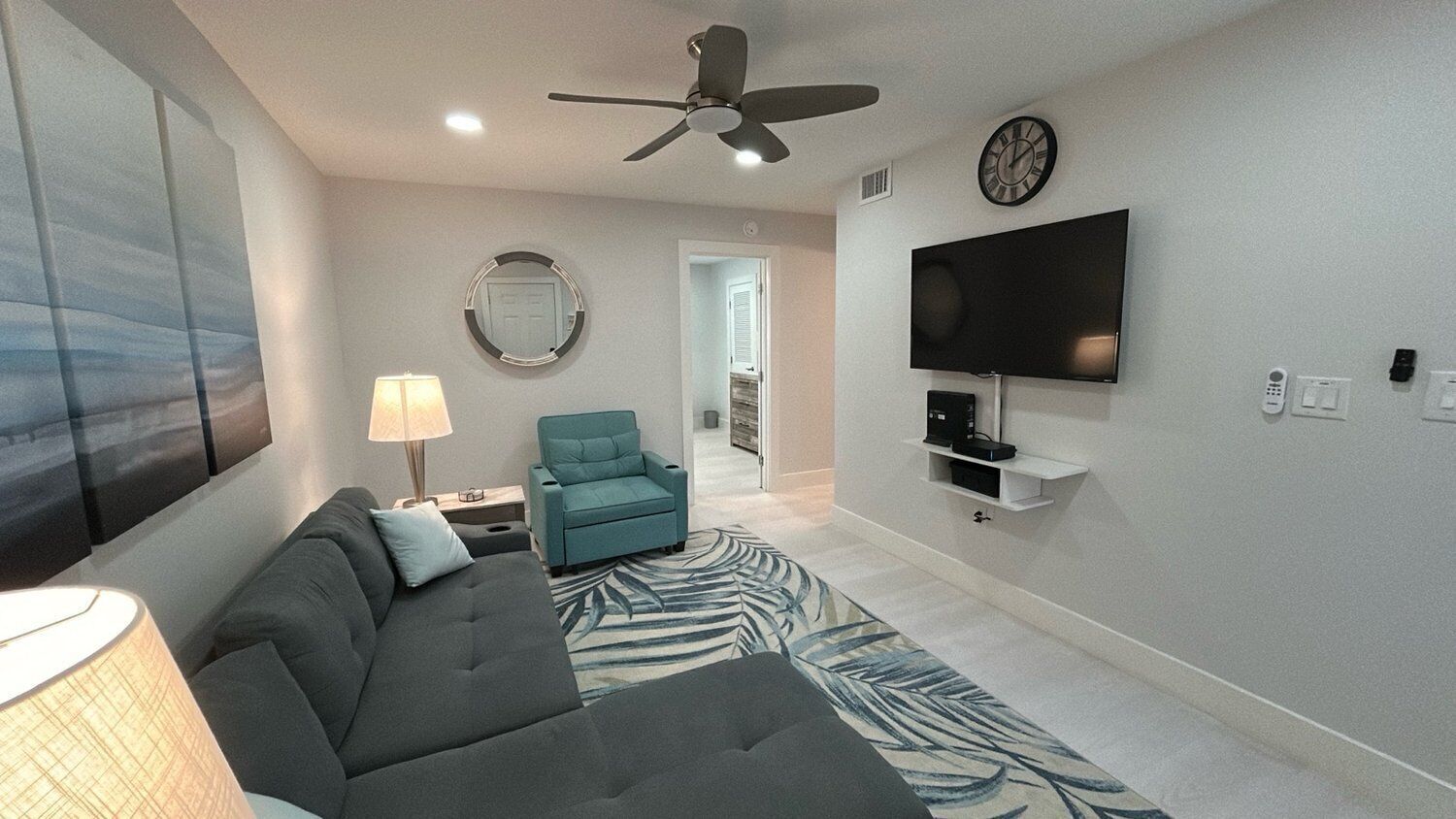 Ground Floor Condo! Shared Pool And Beach Access- Siesta Beach House #102 - Siesta Key, FL