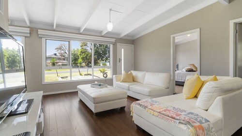 Tropicana Coastal Cottage