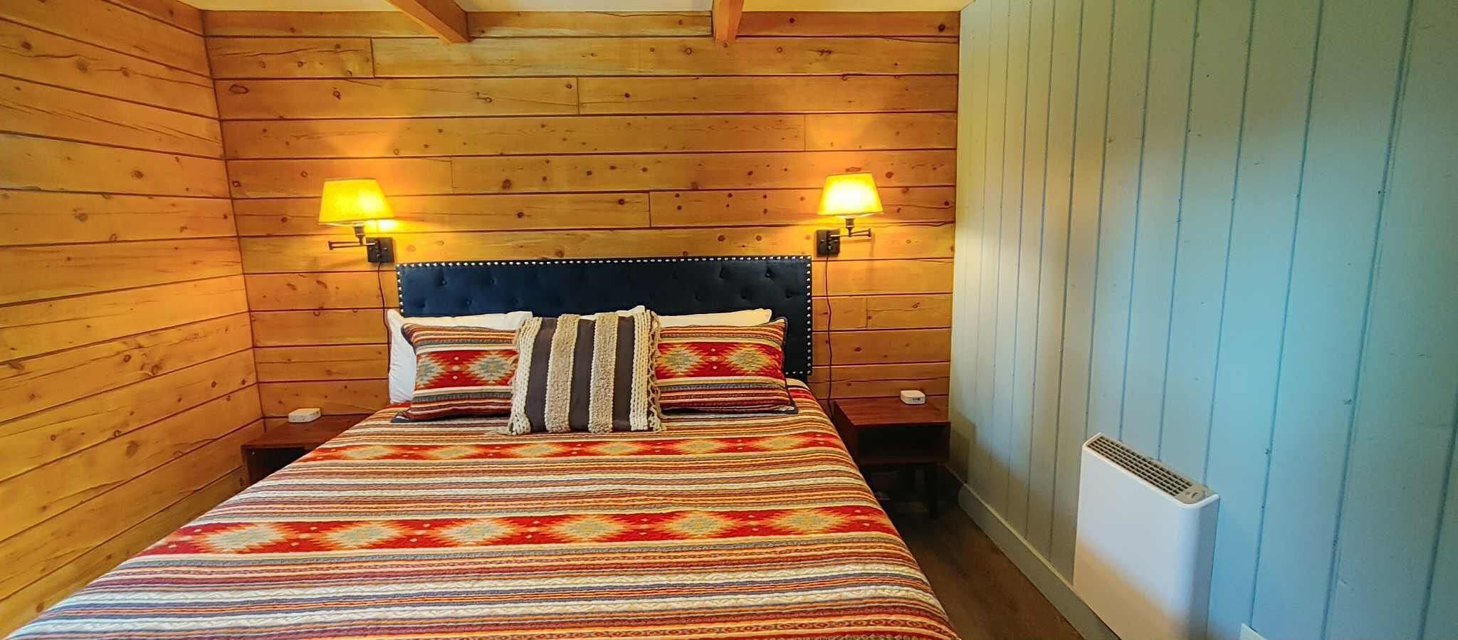 Luxury Cabin | Memory foam beds, laptop workspace, blackout drapes, iron/ironing board