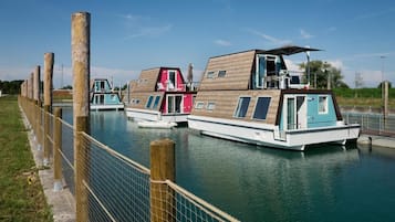 House, 2 Bedrooms, Balcony | Marina