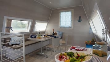 House, 2 Bedrooms, Balcony | Dining