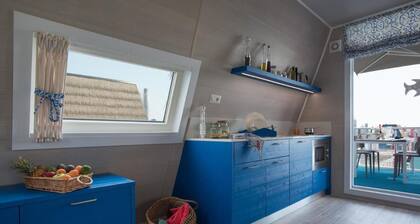 Tranquil Marina Azzurra Resort House Boat 2 Bedroom Sleeps 6 p