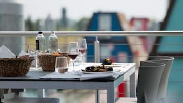 Maison, 2 chambres, balcon | Restauration extérieure