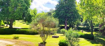 Le studio du Castel Silence avec vue sur le parc et piscine
