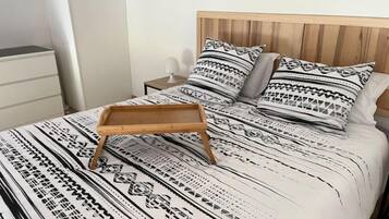 1 dormitorio, escritorio, tabla de planchar con plancha y wifi gratis