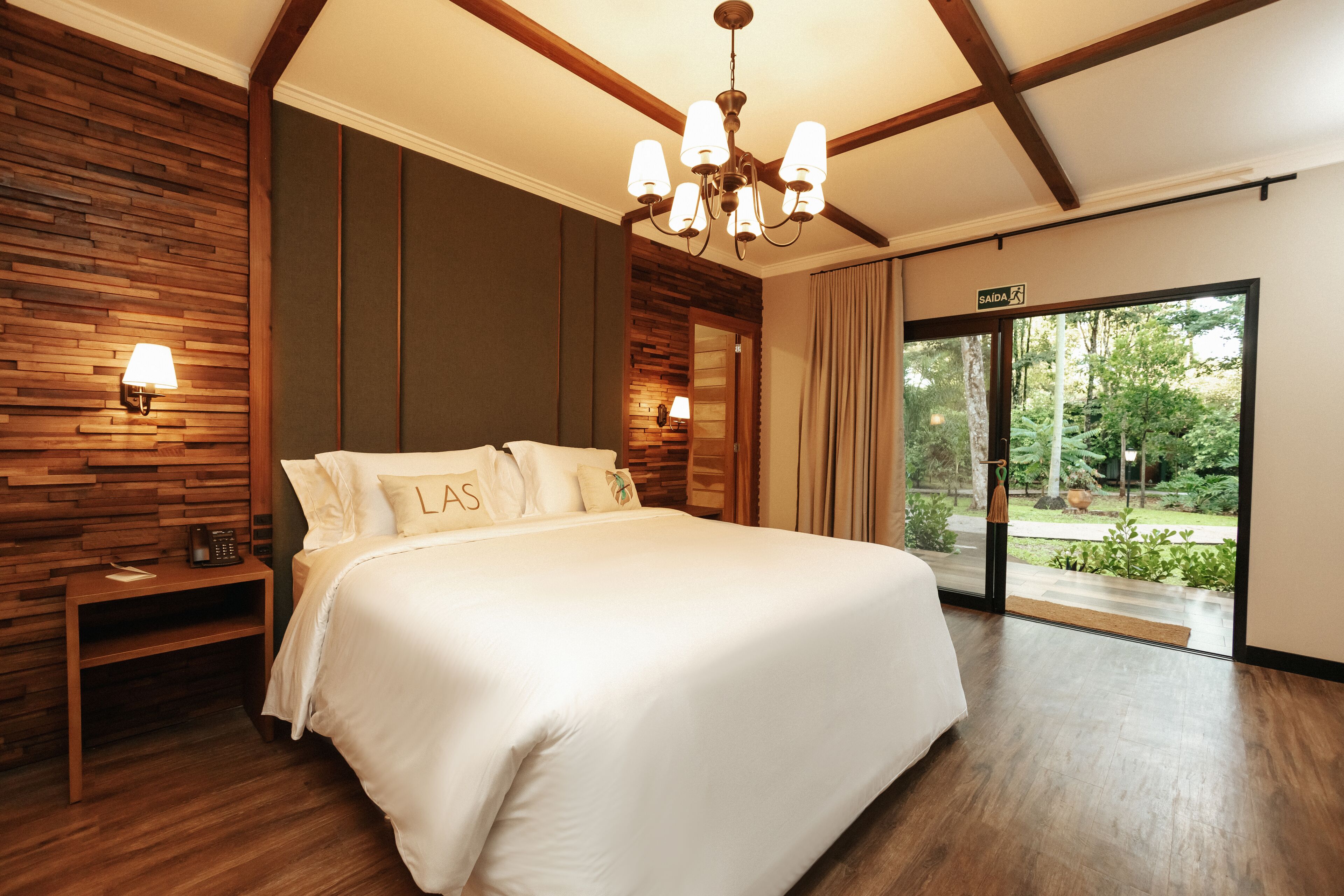 Habitación de lujo, 1 cama de matrimonio grande | Sábanas de algodón egipcio y ropa de cama de alta calidad