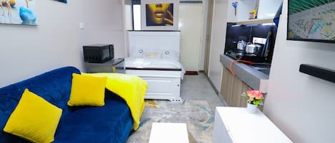 1 slaapkamer, een strijkplank/strijkijzer, wifi, beddengoed