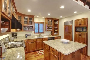 Unclassified image, 2 of 27, button