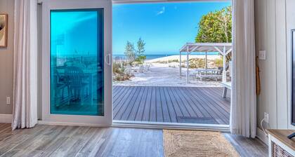 Quintessential Classic Florida Bungalow with amazing Gulf Views!