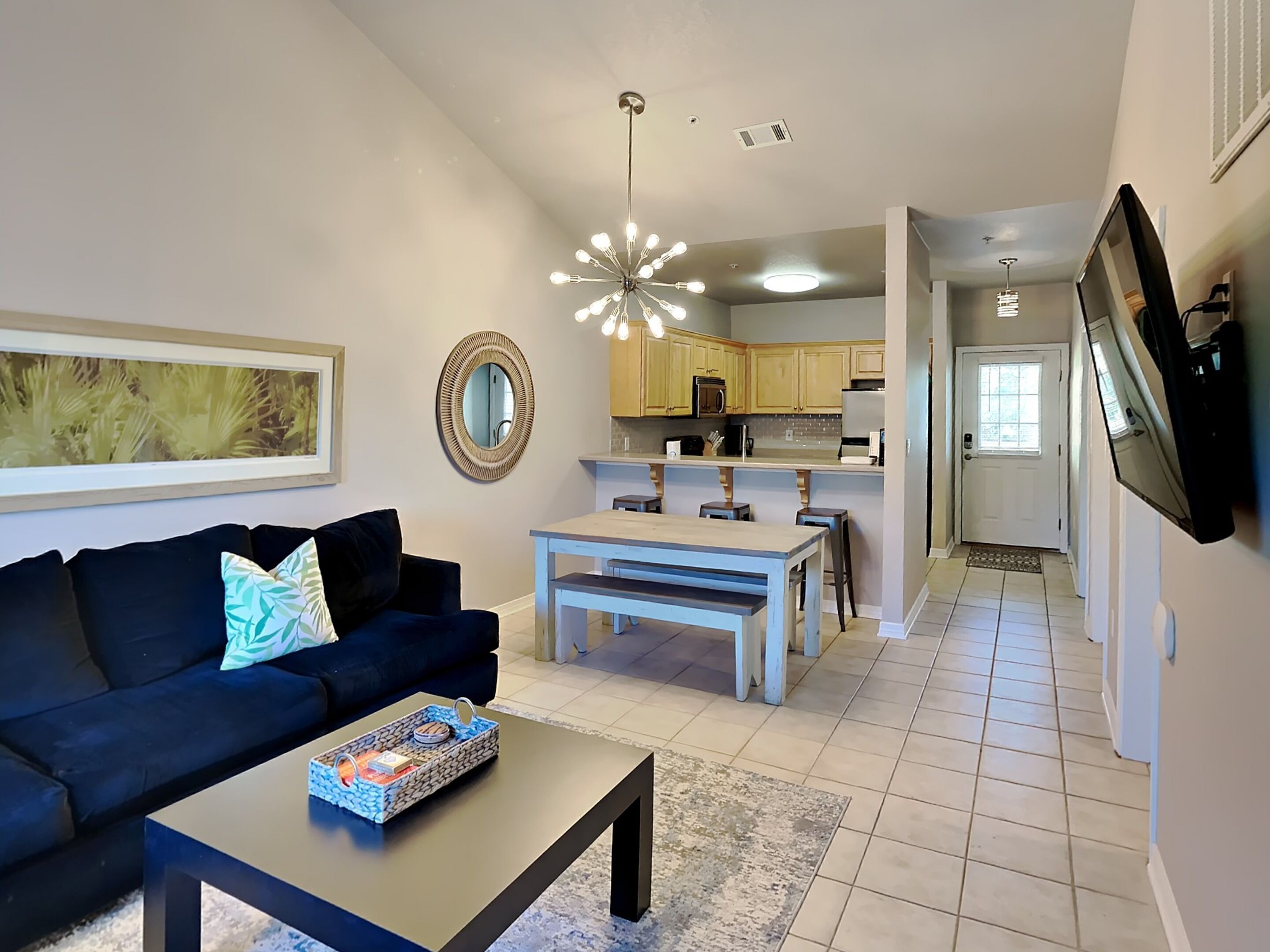 Great Location with Access to Pool & Dock