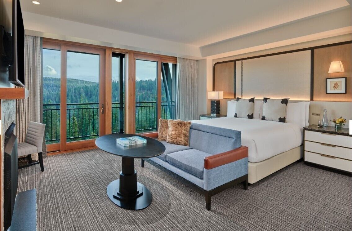 2 habitaciones, caja de seguridad en la habitación y escritorio 