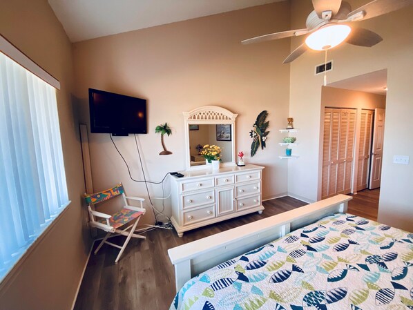 2 bedrooms, iron/ironing board, Internet, bed sheets