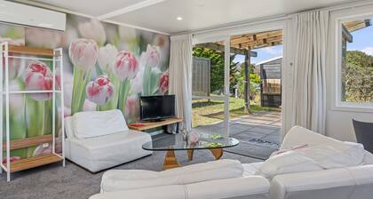 Hicks Haven - Waikanae Beach Holiday Studio