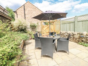 Cottage | Outdoor dining