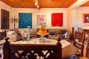 Villa | 4 Schlafzimmer, Schreibtisch