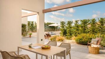 Villa | 2 bedrooms, desk