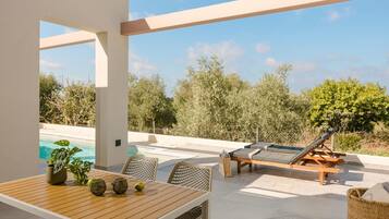 Villa | 2 bedrooms, desk