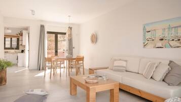 Villa | 2 bedrooms, desk