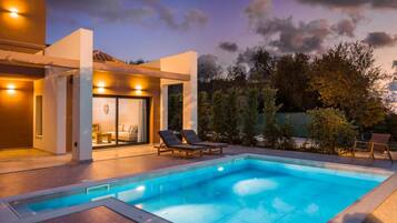 Villa | 2 bedrooms, desk