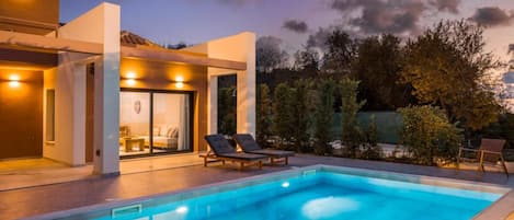 Villa | 2 bedrooms, desk