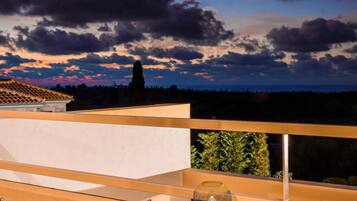 Villa | 2 bedrooms, desk