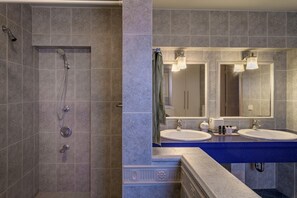 Ferienhaus | 5 Schlafzimmer, Schreibtisch