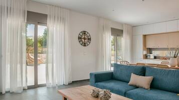 Huvila | 3 makuuhuonetta, työpöytä