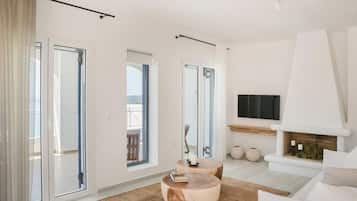 Villa | 3 bedrooms, desk