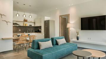 Villa | 3 bedrooms, desk