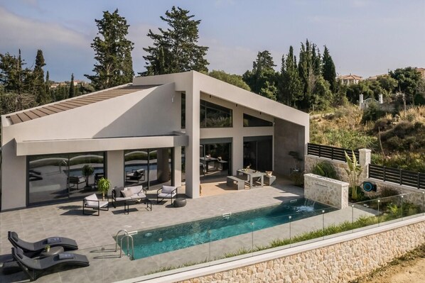 Villa | 2 Schlafzimmer, Schreibtisch