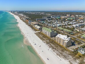 Beach nearby, white sand - Caribbean Dunes by Panhandle Getaways (Destin)