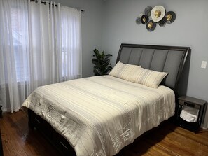 5 bedrooms, desk, iron/ironing board, travel cot