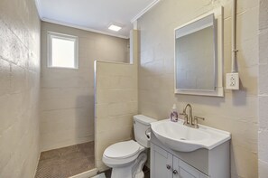 Shower, towels, soap, shampoo