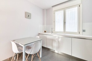 Dining - Peaceful Apartment in the heart of Pamplona (Pamplona/Iruña)