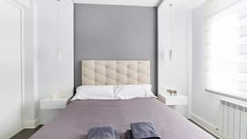 3 slaapkamers, een strijkplank/strijkijzer, reisbedje, wifi