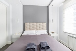 3 bedrooms, iron/ironing board, travel crib, WiFi